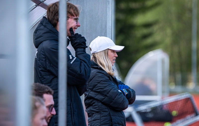 Viimsi treenerid Hannes V&auml;rs ja Anastassia Morkovkina. Foto: Liisi Troska / jalgpall.ee