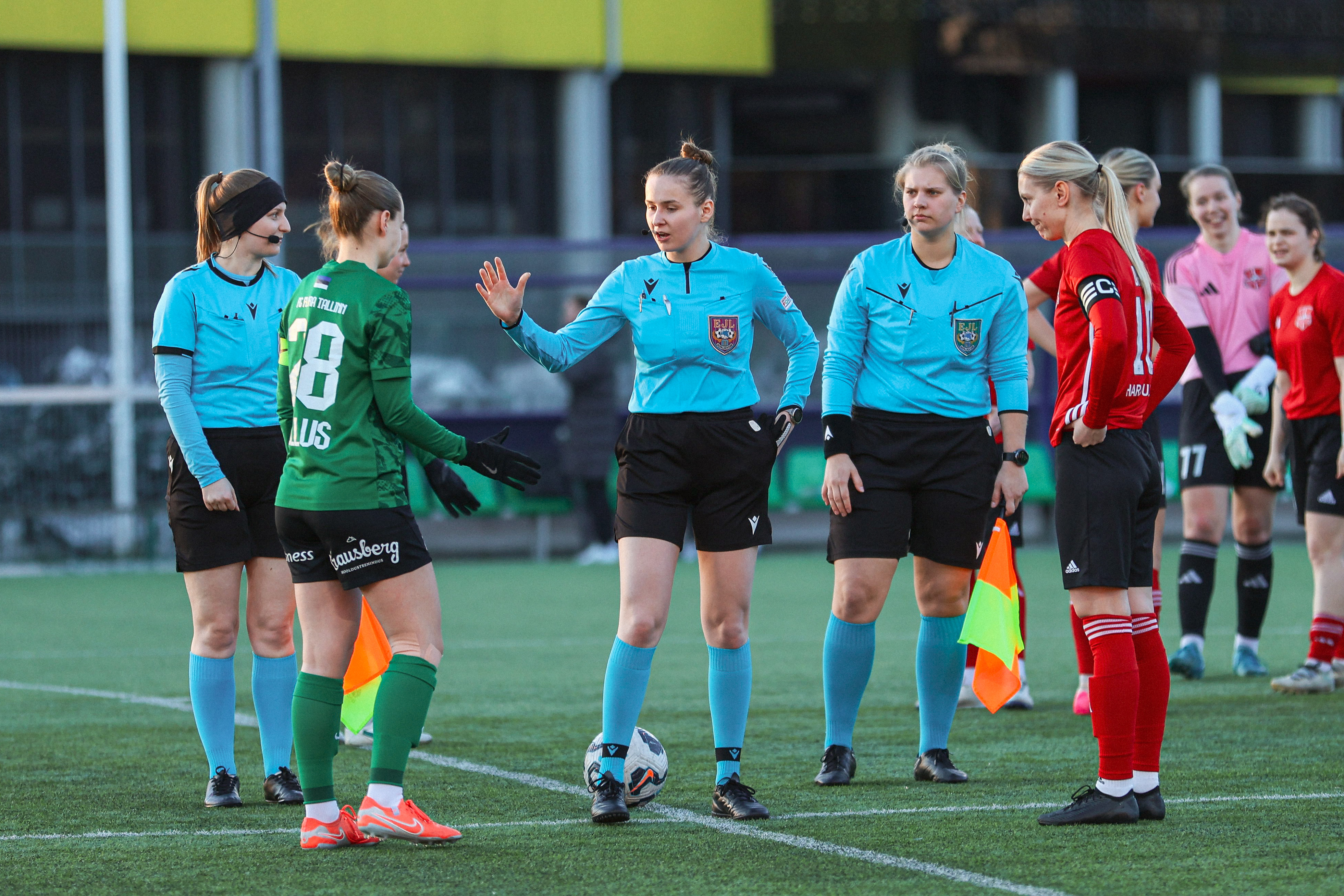 Kohtunik eksis Flora-Harju penaltiolukorras jämedalt reeglite vastu, kuid Harju loobus protestist  (Kaasik: tuleb vigu tunnistada) 