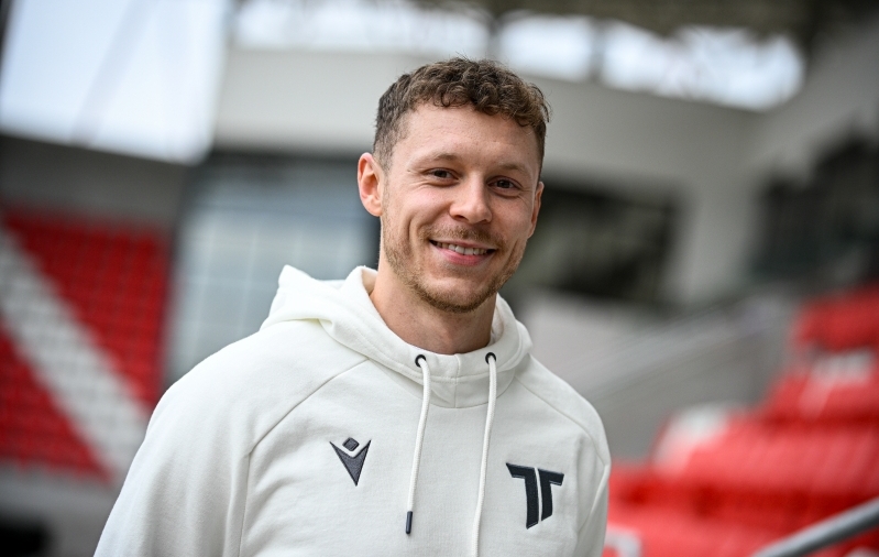 Videod: Šapovalov andis väravasöödu pika pallivedamise järel, Poom aga nurgalöögist