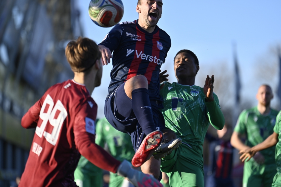 Just selle vea eest sai Paide s&uuml;gaval &uuml;leajal penalti. Foto: Anna Andreas