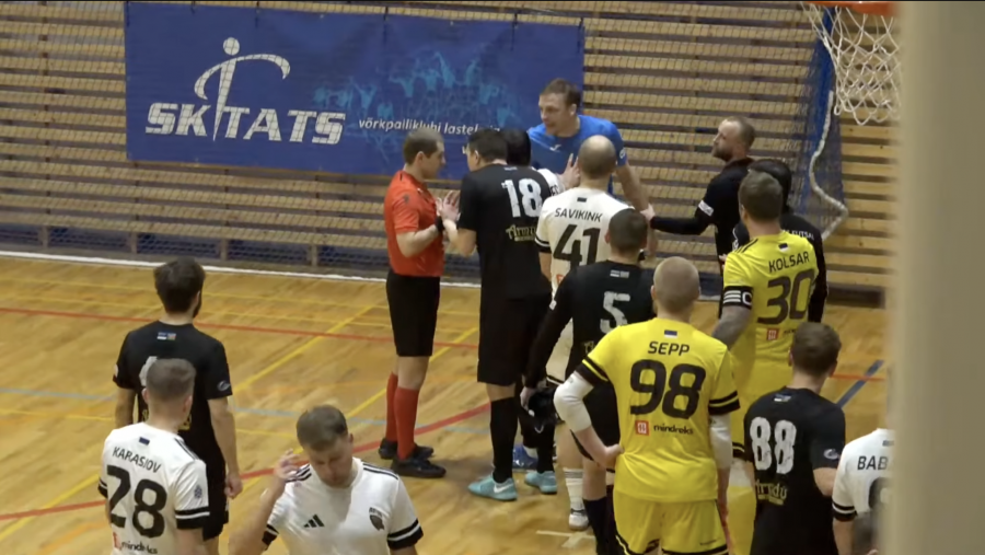 Viie punasega lõppenud madina tulem: kohtunikult kaardi käest löönud väravavaht sai lisakaristuse