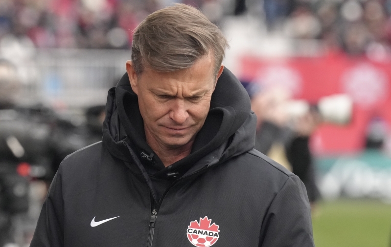 Nelja mänguga kolm punast kaarti. Kanada peatreener: me ei ole räpane meeskond