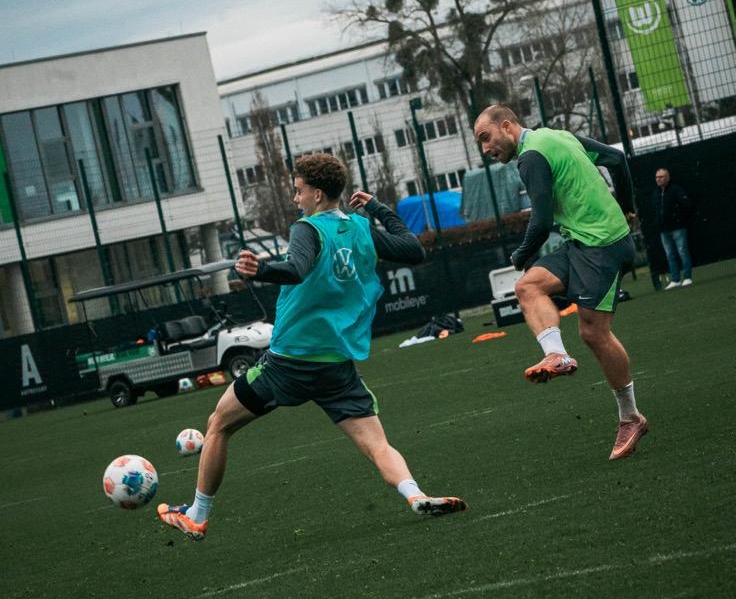 Trevor Hint esindusmeeskonna treeningul Christian Erikseniga. Foto: erakogu