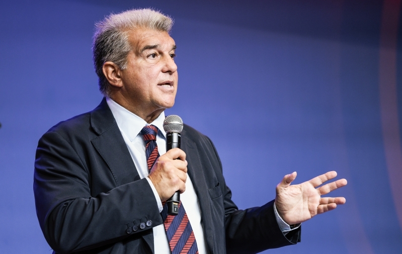 Maruvihane Laporta saatis kriitikanooli FIFA suunas: mängime hooaja sellises faasis oma elu eest