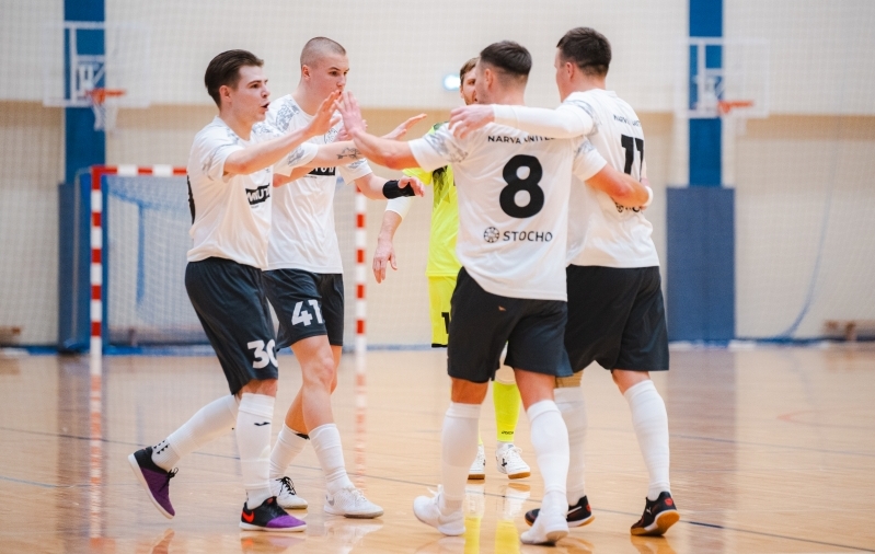 Saku mängis poolaja esimese 48 sekundiga 2:0 edu maha ja Narva United astus finaali
