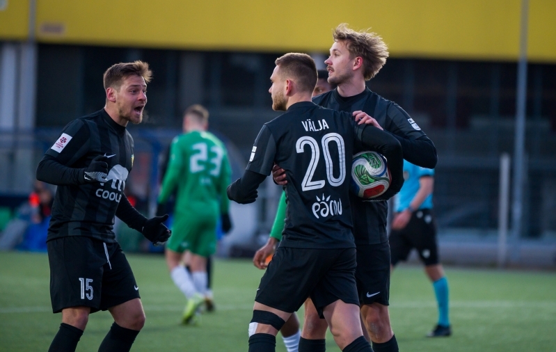 Vaprus j&otilde;udis sihile penaltist. Foto: Anna Andreas