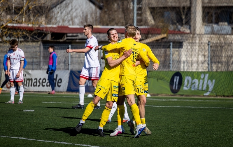 Memo | Kuressaare sai klubi ajaloo esimese võidu ootamatult mannetu Harju üle  (galerii!) 