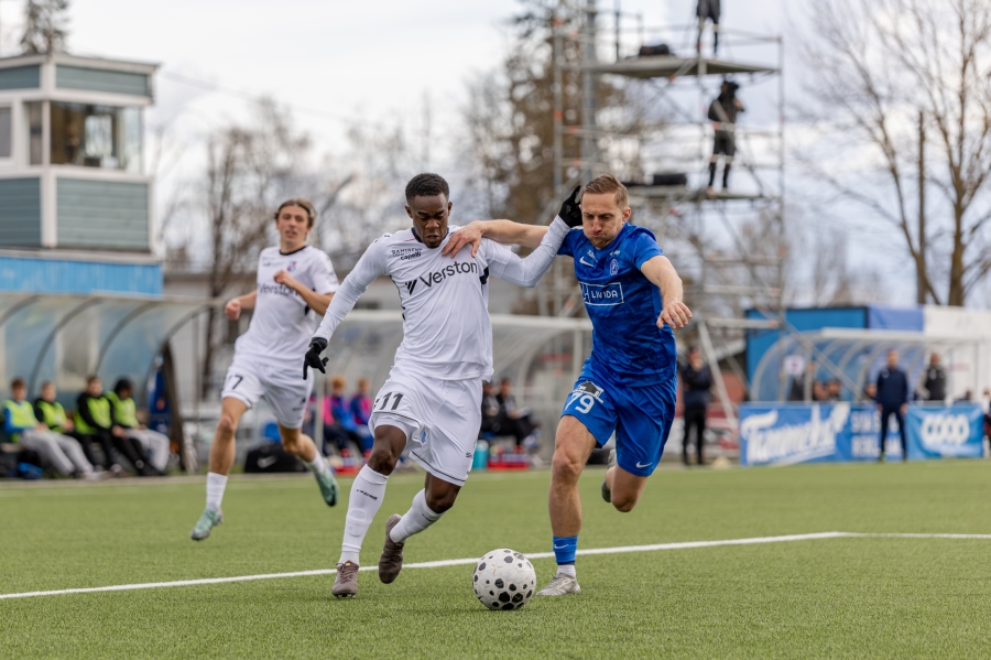 Modou Sohna osutus kogu m&auml;ngu l&otilde;ikes Tammeka meestest kiiremaks ja teravamaks. Foto: Marleen M&auml;lk