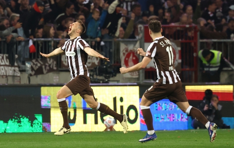 Mets lõi Bundesligas oma esimese värava, kuid põhjustas ka penalti