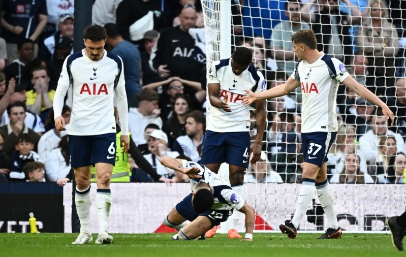 Antirekord ohtlikult lähedal: mudas siplev Tottenham on Premier League'is 15 mängu järjest võiduta