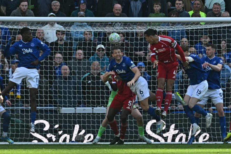 Liverpool jäi ka varuväravavahist ilma, derbivõiduks vajati kapteni sähvatust sügaval üleajal
