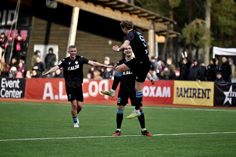 Kalju lendas k&otilde;rgelt. Foto: Anna Andreas