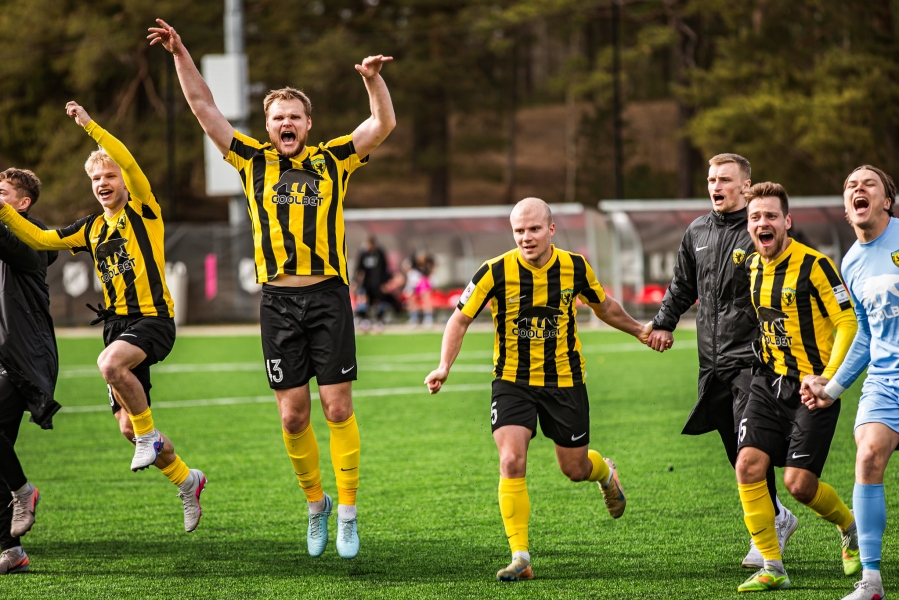 P&auml;rnu Vaprus l&otilde;petas avaringi v&otilde;idukalt. Foto: Janek Eslon