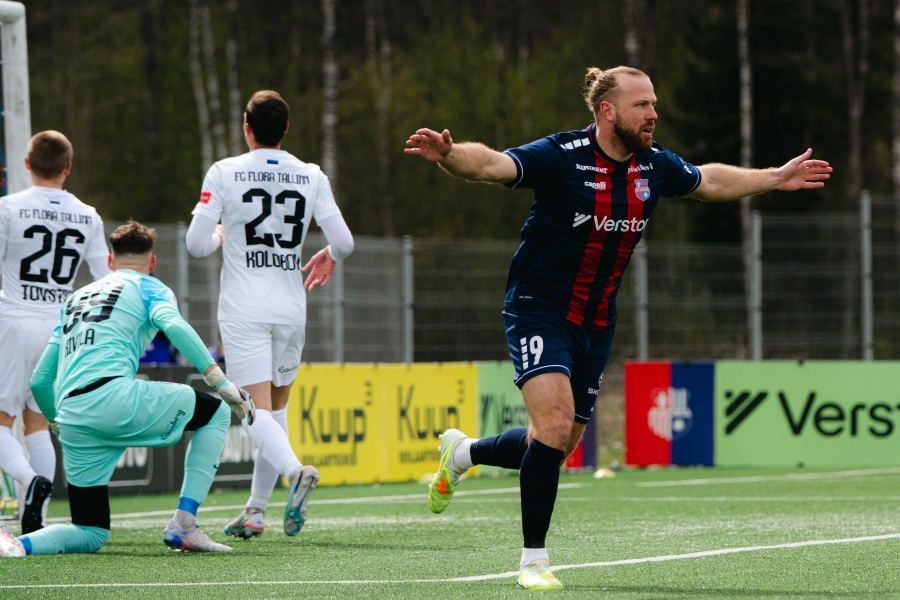 P&uuml;hap&auml;evases m&auml;ngus FC Flora vastu sahistas Anier v&otilde;rku juba teisel m&auml;nguminutil. Foto: Liisi Troska / jalgpall.ee
