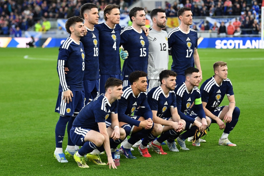 Šotlased lendavad suure lombi taha Larseni ja Kabore meeskonnakaaslastega