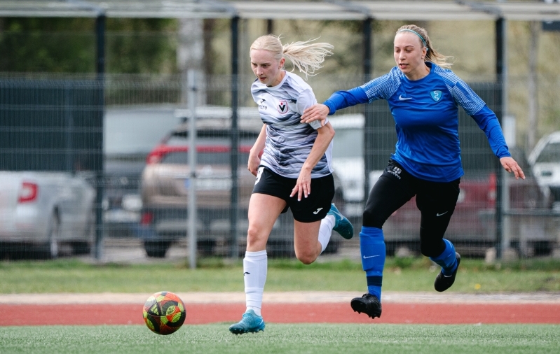 Viimsi JK ja avaringi v&otilde;itnud Saku Sporting p&uuml;sivad kullaheitluses sees. Foto: Liisi Troska / jalgpall.ee