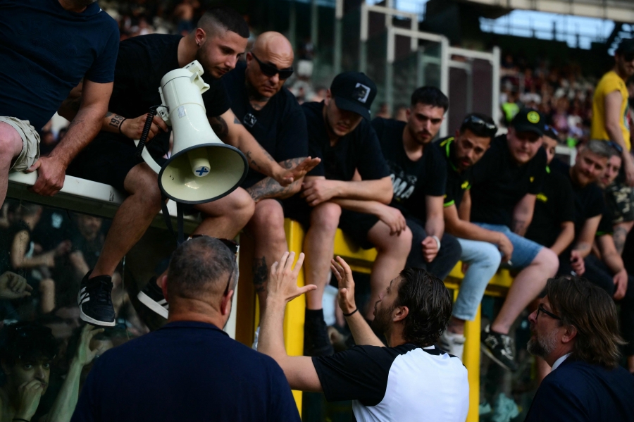 Torino derbi sai sünge avalöögi, avavile lükkus tund aega edasi