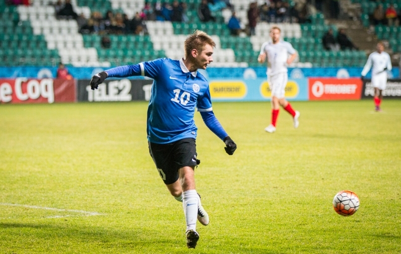 Pavel D&otilde;mov 2016. aastal Eesti U23 koondises Inglismaa vastu m&auml;ngimas. Foto: Brit Maria Tael