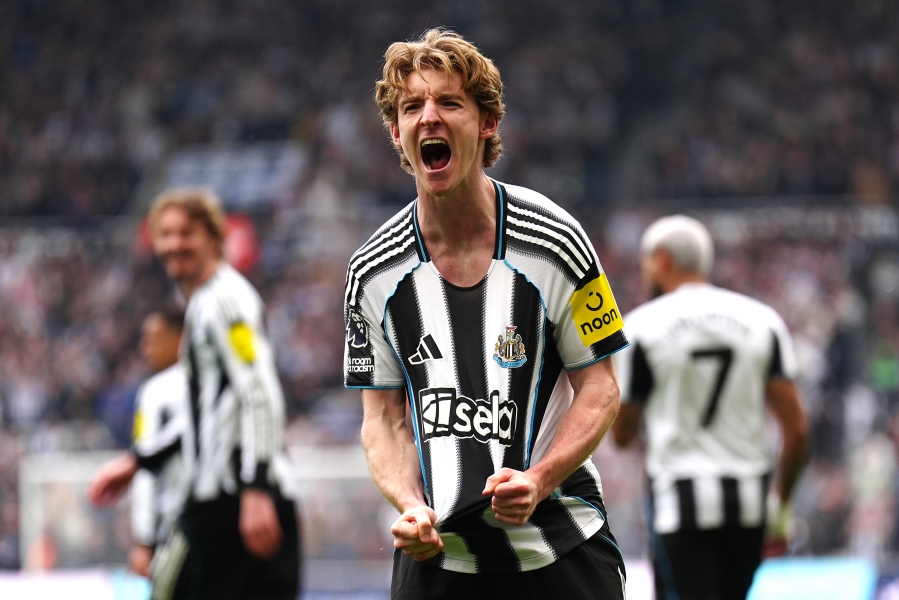 Äärele uus inglane? Barcelona valmistub saatma rahalaeva Newcastle'isse