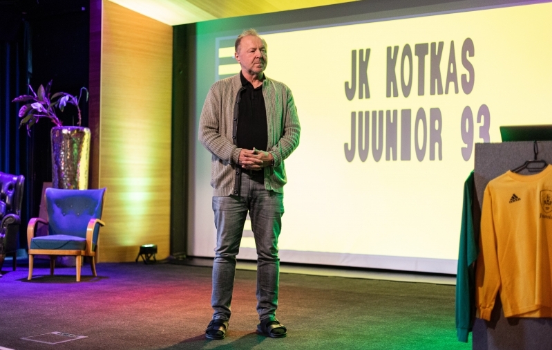 Jalgpalliliit autasustab hõbemärgiga Andres Lehte