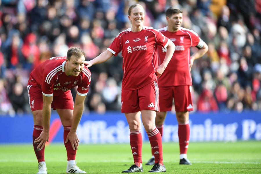 Üks suur nimi teise järel: Klavan astus Liverpooli rüüs vastu Barcelona legendidele