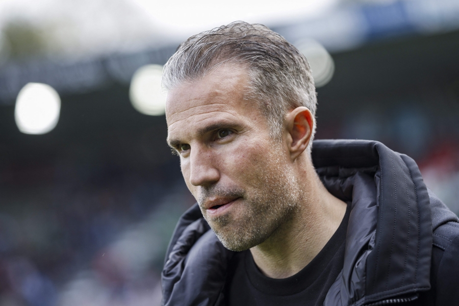 Uus reaalsus: Van Persie sai treenerikarjääri esimese hundipassi