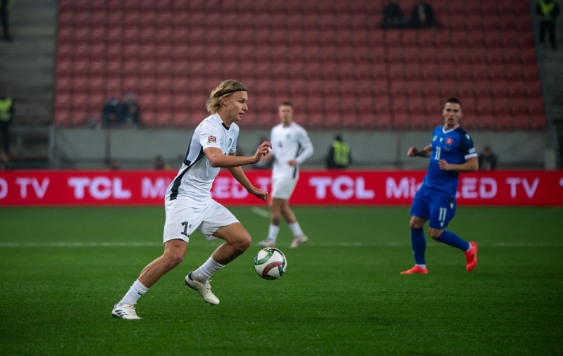 Kevor Palumets koondisem&auml;ngus Slovakkia vastu. Foto: Liisi Troska / jalgpall.ee