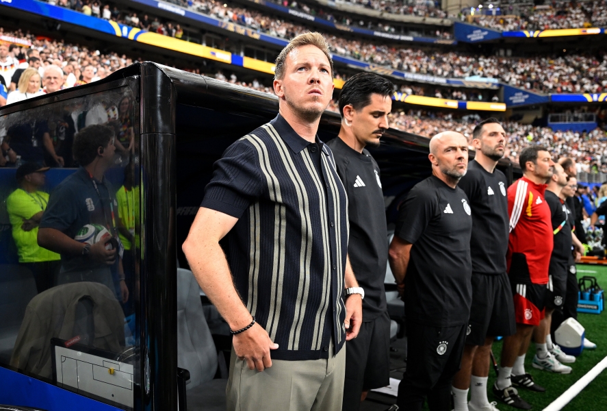 Tony Soprano või Charlie Harper? Kolme särgiga laineid löönud Nagelsmann: sellel rongil pole pidureid