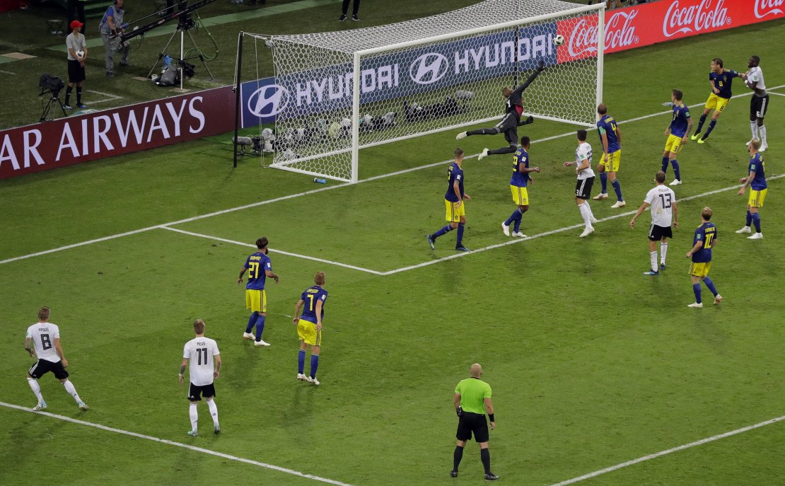 Nagu Toni Kroos - kas tuleb ära? Pajunurme parem jalg üllatas kõiki