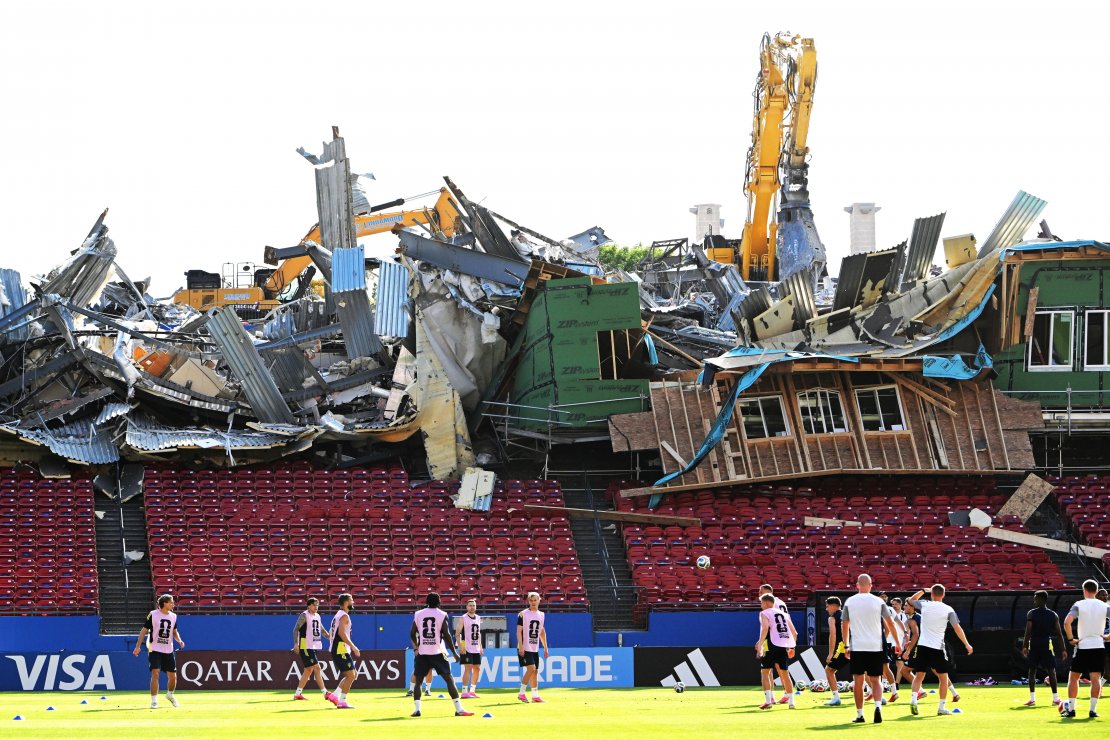 Rootsi koondise treeningbaasis varises tribüün kokku