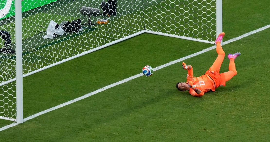 MM-kompass | Kahekordne maailmameister langes Muslera prohmaka tõttu. Pisike debütant läks edasi