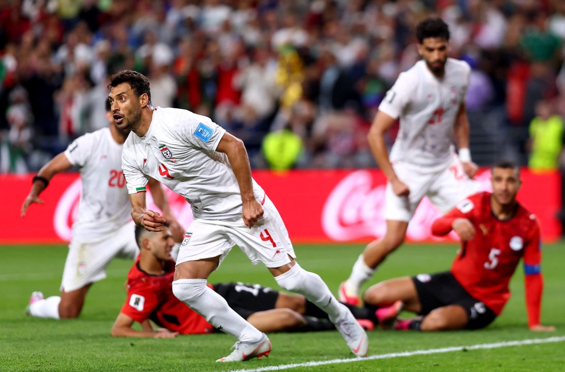 Shoja Khalilzadeh j&auml;i VAR-i t&otilde;ttu hilisest v&otilde;iduv&auml;ravast ilma. Foto: Scanpix / Dean Mouhtaropoulos / Getty Images / AFP