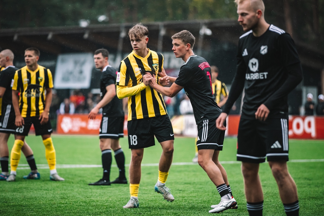 Premium liigas l&otilde;i Paalberg Vapruse eest mullu 25 m&auml;nguga 15 v&auml;ravat, olles suurema osa hooajast 16-aastane. Foto: Janek Eslon
