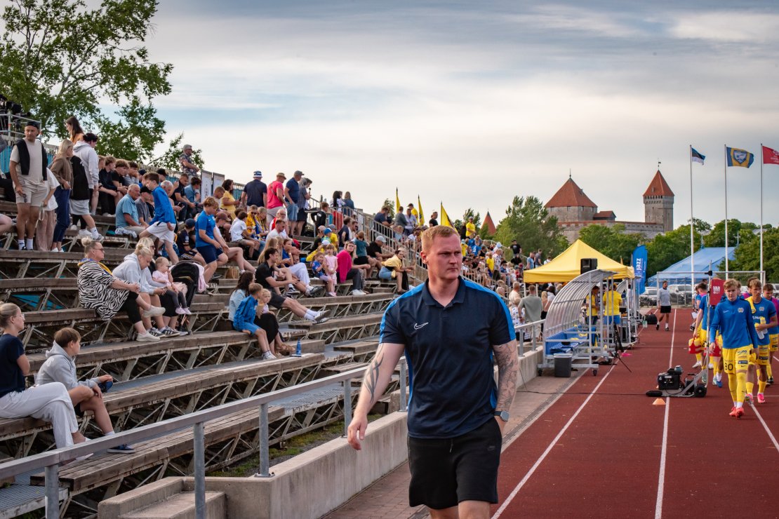 Sander Postil jagub m&otilde;tteainet, kuidas Kuressaare r&uuml;ndem&auml;ng toimima saada. Foto: Allan Mehik