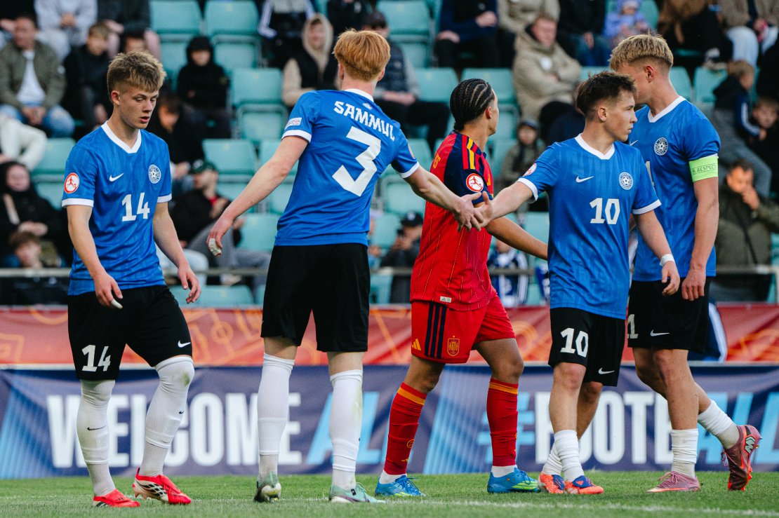 Jani Saraj&auml;rvi s&otilde;nul n&auml;itas Eesti U17 koondis kodusel finaalturniiril sisu. Foto: Liisi Troska / jalgpall.ee
