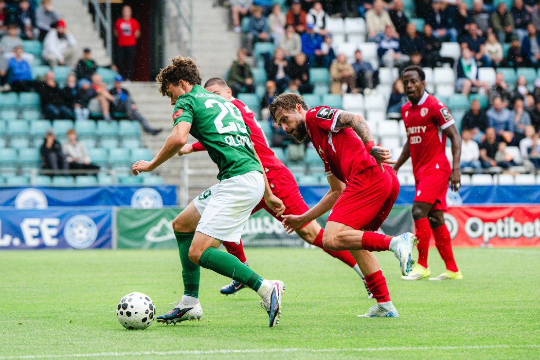 Sander Alamaa l&otilde;i Flora viigini, mis kestis vaid paar minutit. Foto: Liisi Troska / jalgpall.ee 