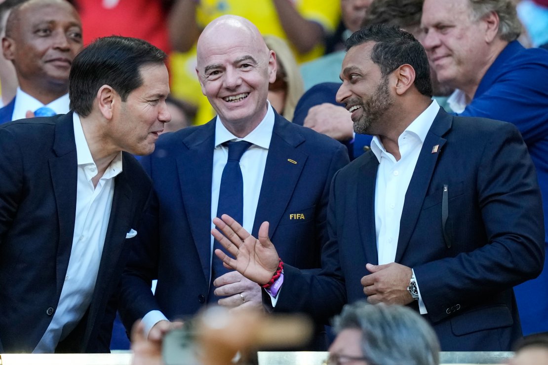 Siim Pulst | Miks meid sunnitakse Infantino kottis silmaaluseid vahtima?