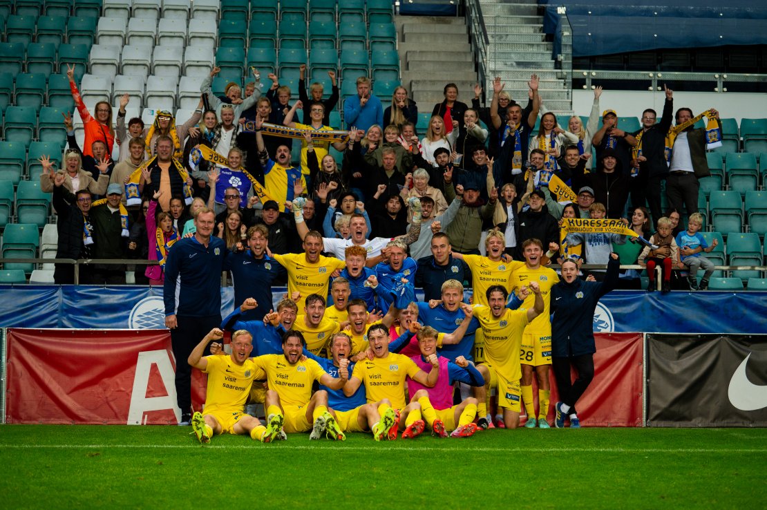 FC Kuressaare v&otilde;itu t&auml;histamas. Foto: Anna Andreas