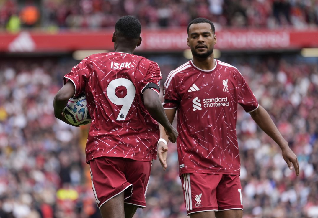 Ootamatu käik: kas Liverpooli ründaja poeb sulguva akna vahelt Manchesteri?