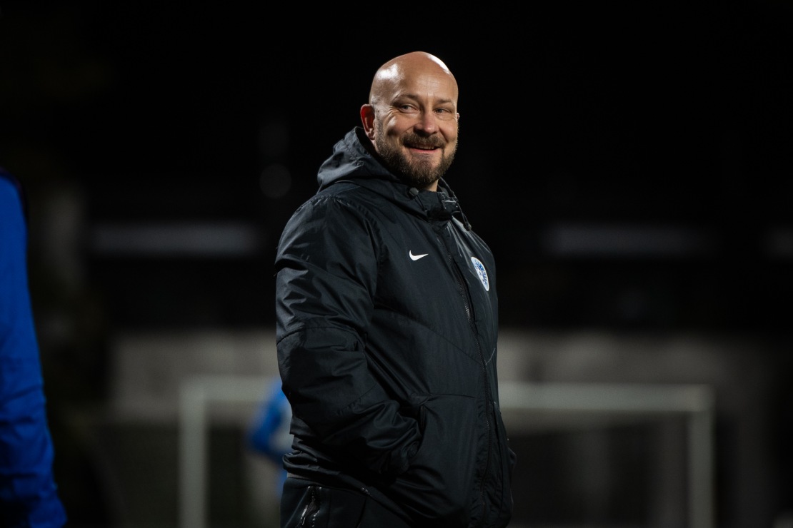 Jani Saraj&auml;rvi Eesti U21 koondise eesotsas. Foto: Liisi Troska / jalgpall.ee