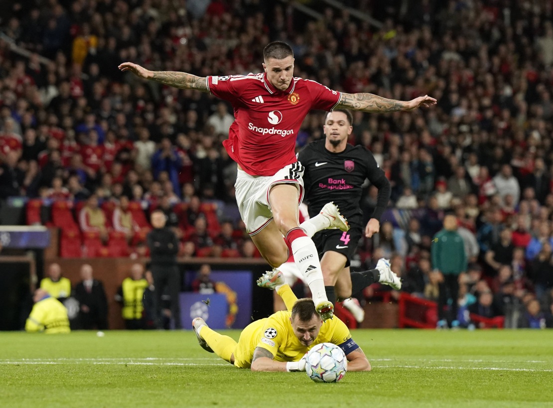 Meistrite liiga kompass | United kindlustas inglastele viiest viis, Bayern tümitas Glimti varukinnast