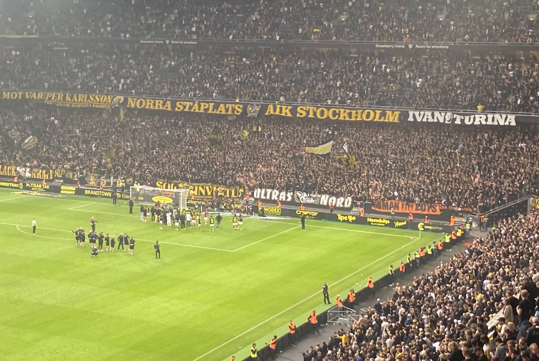 P&otilde;hjatrib&uuml;&uuml;ni ees algas pidu. Foto: erakogu