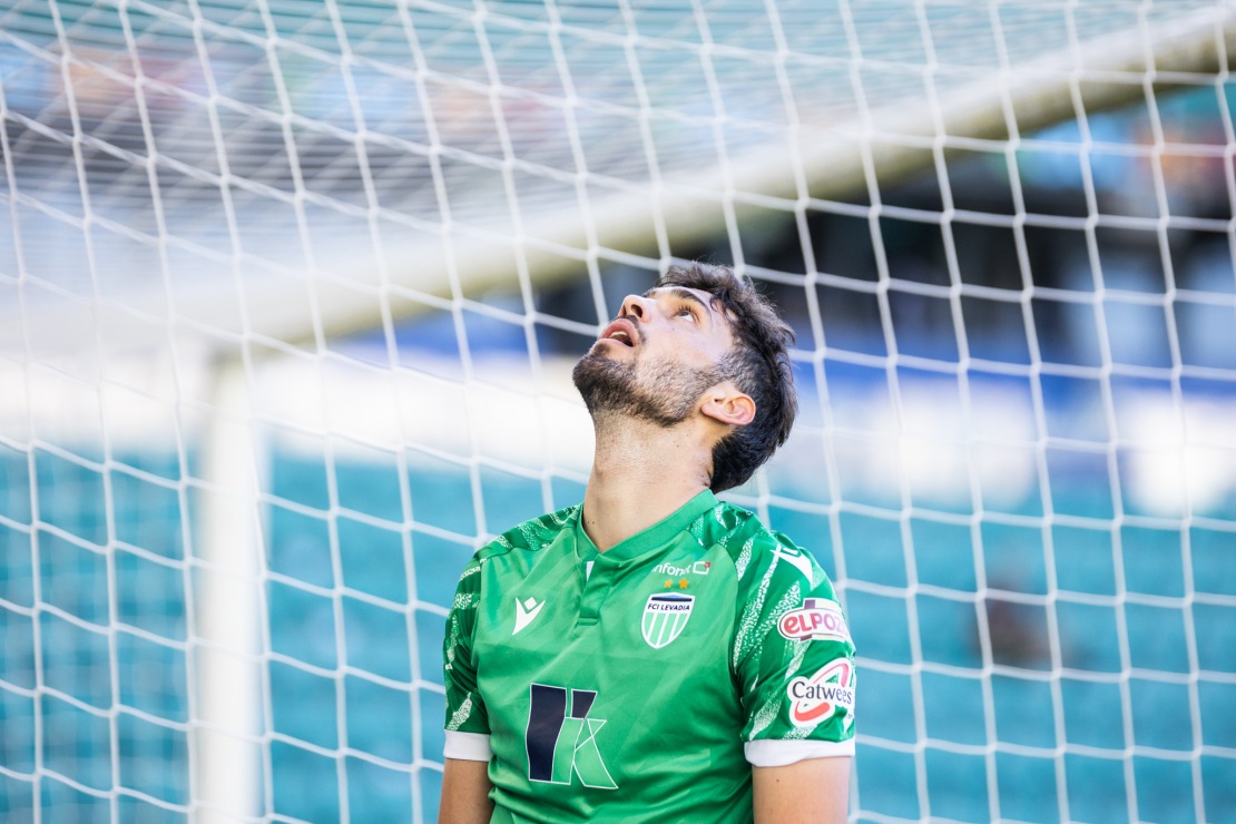 Kreeka esiliigaklubi palkas pärast Šapovalovi vigastada saamist endise Levadia ründaja