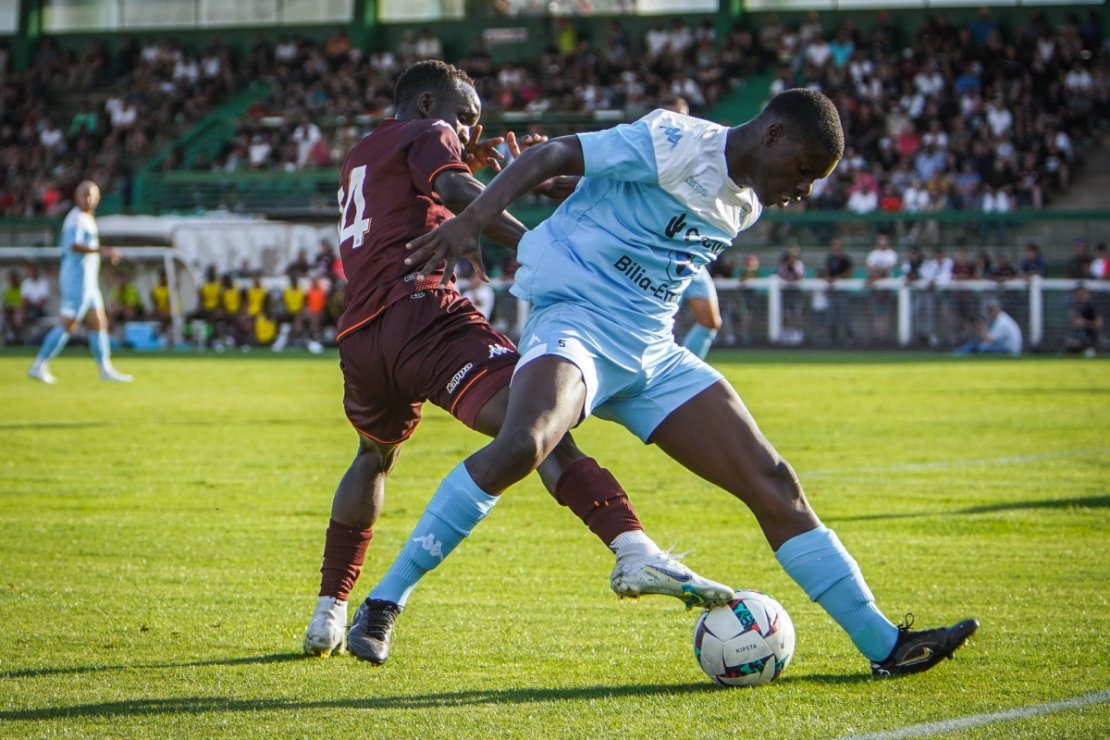Amijekori Luksemburgi klubi Racing FC Unioni s&auml;rgis. Foto: erakogu