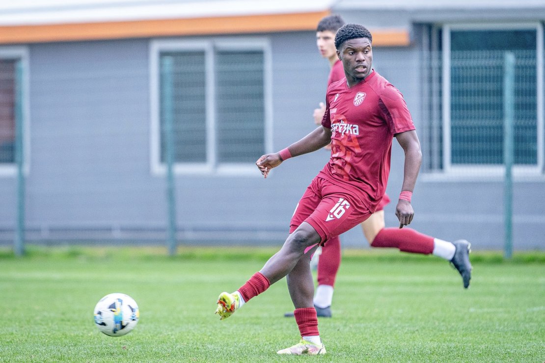 Amijekori pidanuks lepingu s&otilde;lmima Bulgaaria esiliigas palliva FC Fratriaga. Foto: erakogu