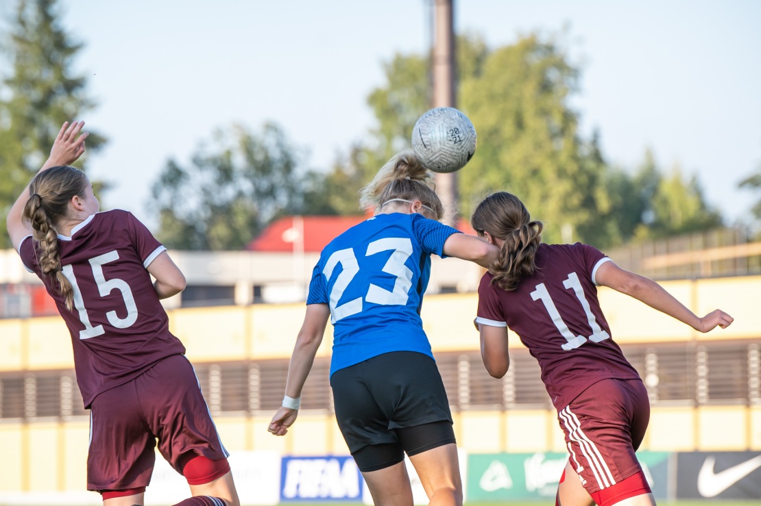 Neidude U19 koondis võõrustab Lätit kümne Flora mängijaga
