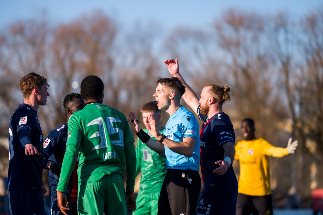 Levadia ja Paide m&auml;rtsikuise m&auml;ngu tuline l&otilde;pplahendus pakub pikaks ajaks k&otilde;neainet. Foto: Anna Andreas