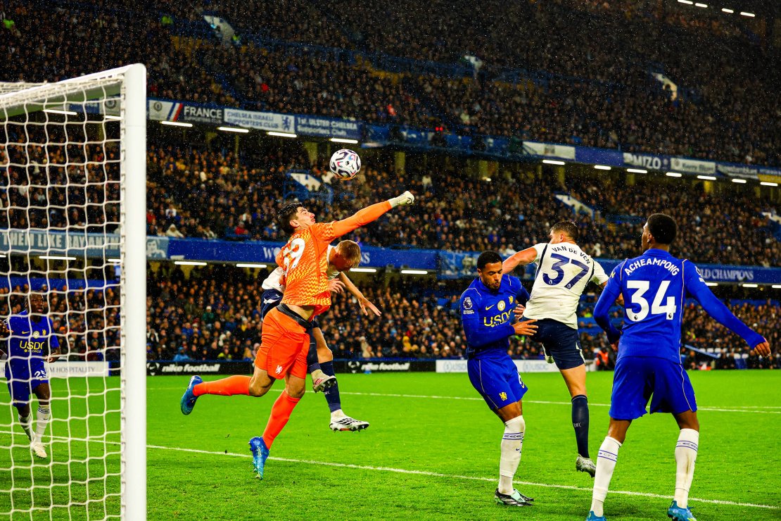 Debütandi omavärav ja Palmeri punane põhjustasid Chelseale ebatavalise kaotuse